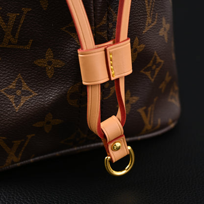 Louis Vuitton Neverfull MM Tote Bag – Monogram Canvas with Red Interior